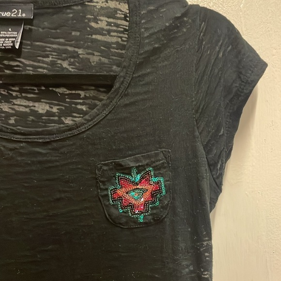 Rue 21 formfitting, black, sheer cap sleeve tee with front finger pocket details - Picture 3 of 6